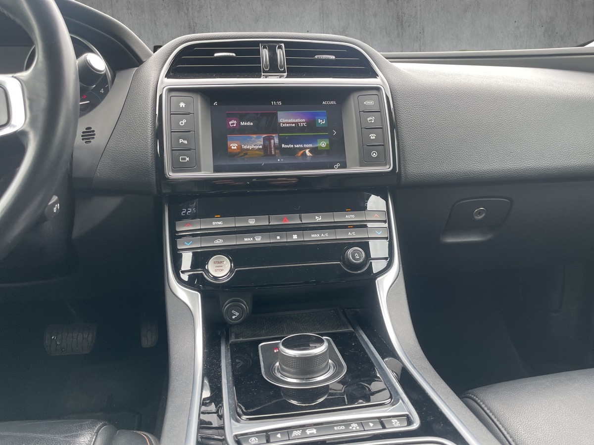 Jaguar XE 2.0D 180CH - PRESTIGE - ENTRETIEN CONSTUCTEUR - FULL OPTIONS