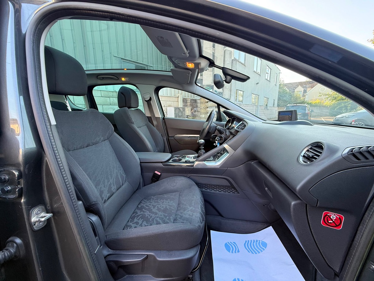 Peugeot 3008 1.6 HDI 115 CV allure garantie 6 mois