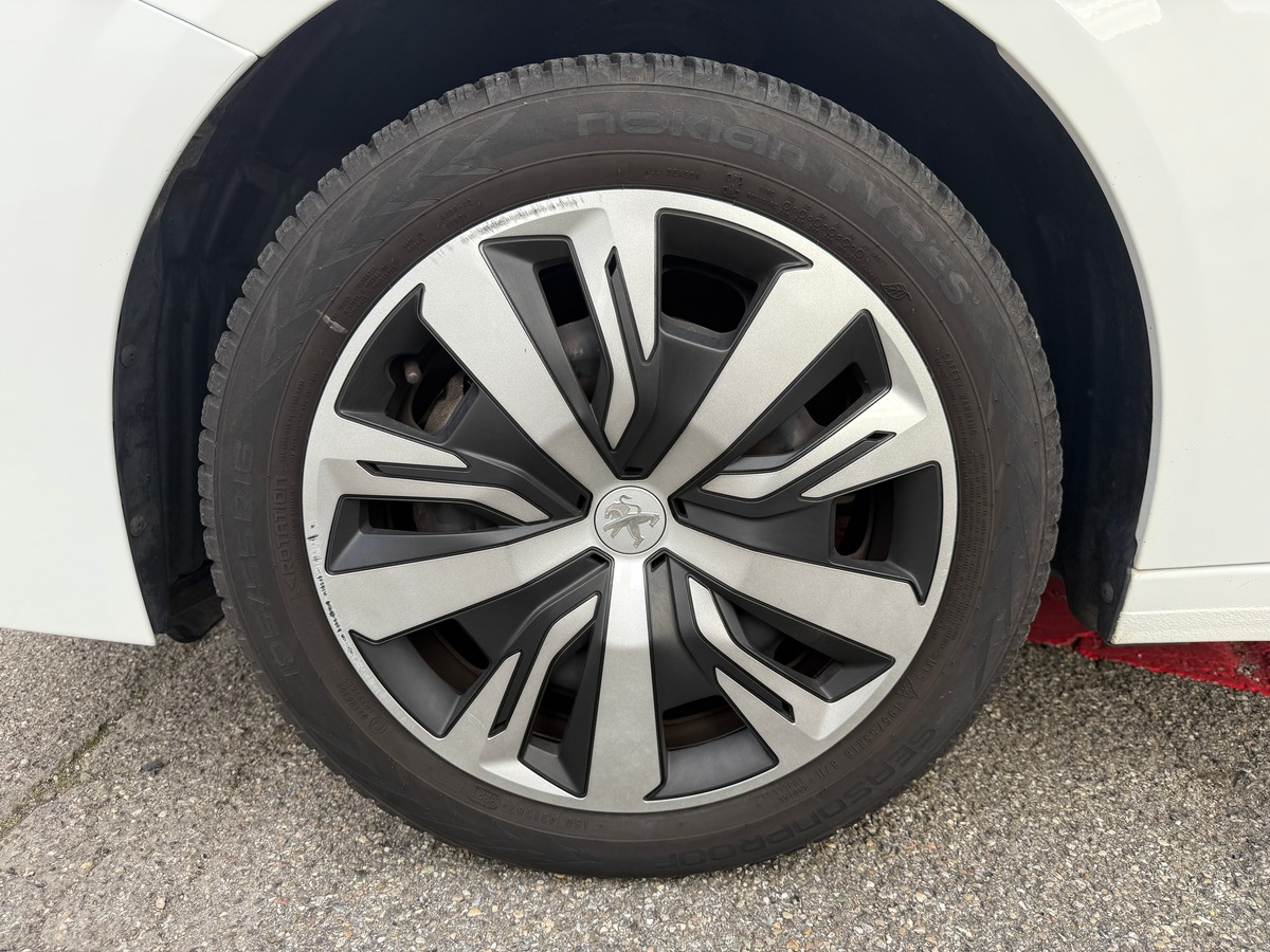 Peugeot 208 II 5 Portes 1.2 PureTech EAT8 S&S 100 cv, Suivi COMPLET