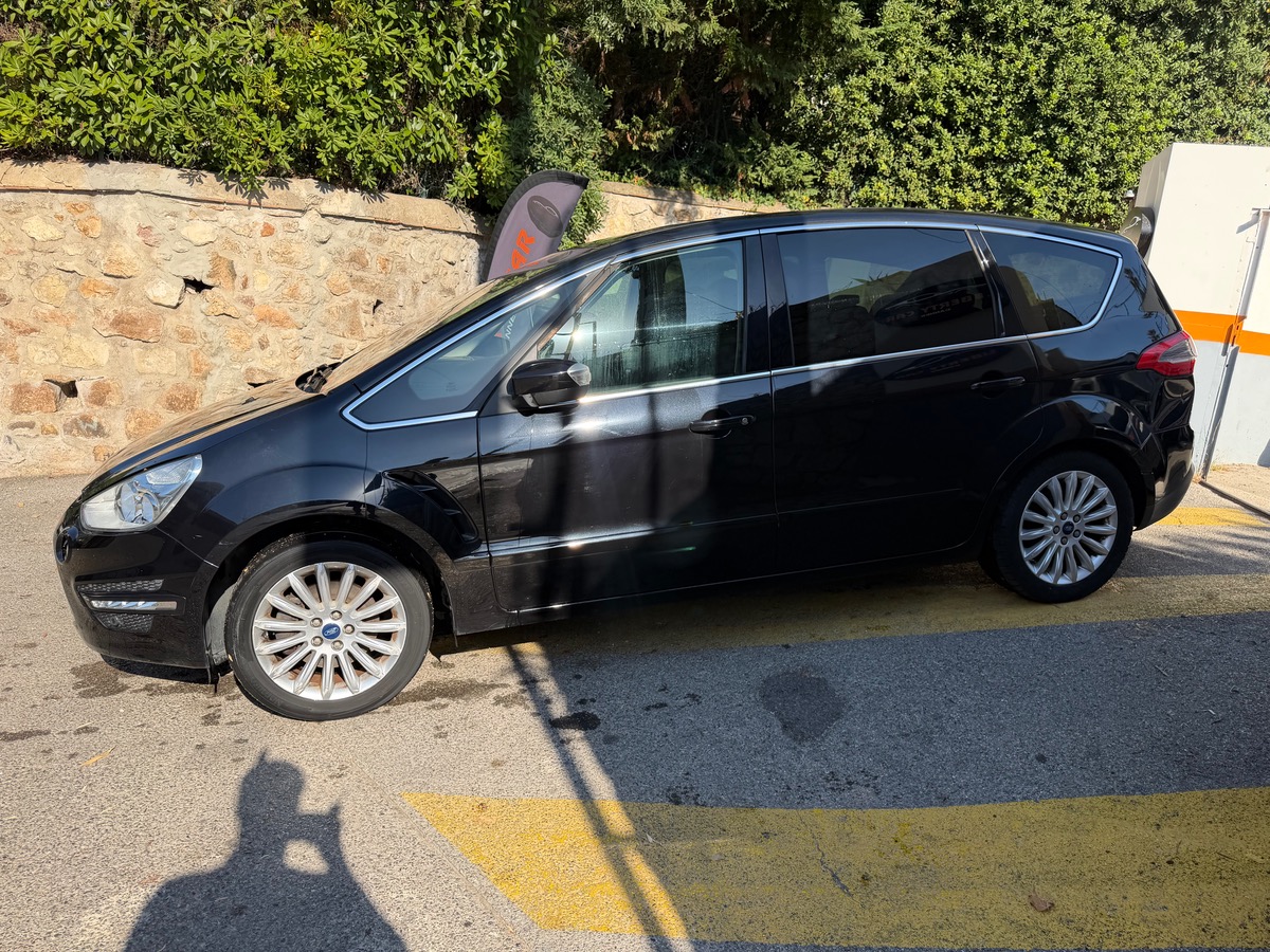 Ford S-max 2.0 Flexifuel 145 CV / Titanium / GPS / Jantes / Moteur à Chaine