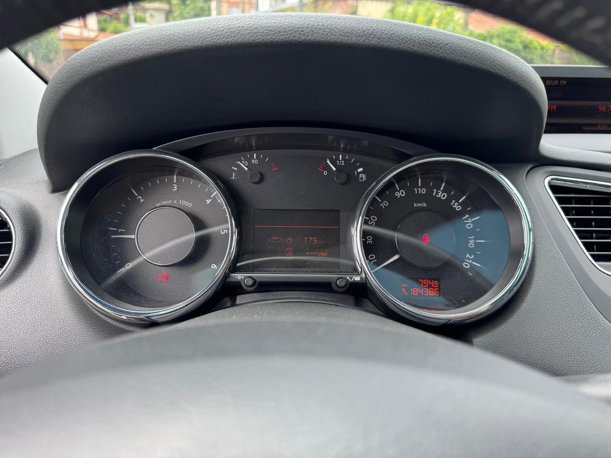 Peugeot 5008 1.6 hdi 110cv 7 places Allure - Garantie