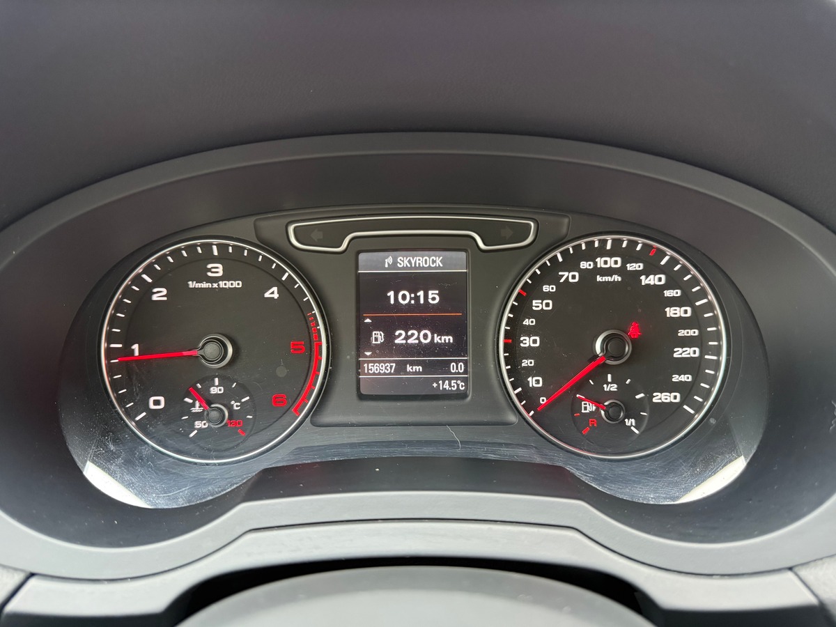 Audi Q3 2.0L TDI 140 AMBITION LUXE / CARNET / 156937 KMS