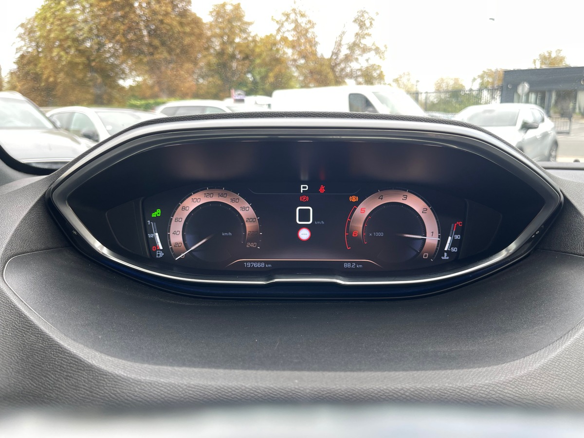 Peugeot 5008 Gt Line 1.5 BlueHDi EAT8 130 cv Boîte auto - Toit ouvrant / Audio FOCAL