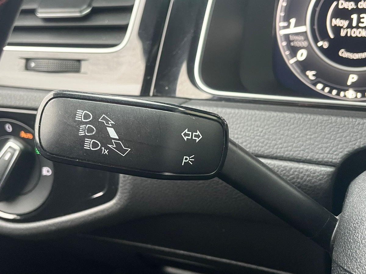 Volkswagen Golf 7.5 GTI PERFORMANCE 2.0 TSI 245  DSG7 5P