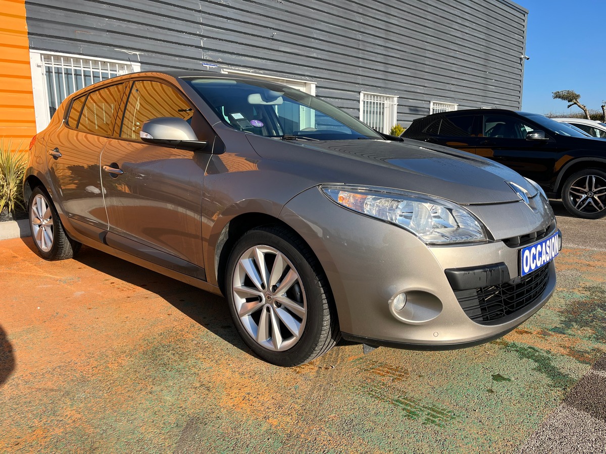 RENAULT Megane III 1.4 TCe 131 CH PRIVILÈGE