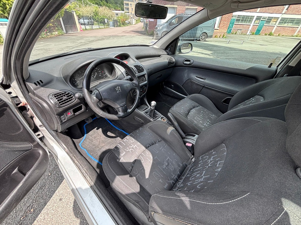 Peugeot 206 1.6 16v 110 XS 3p - Prête à partir