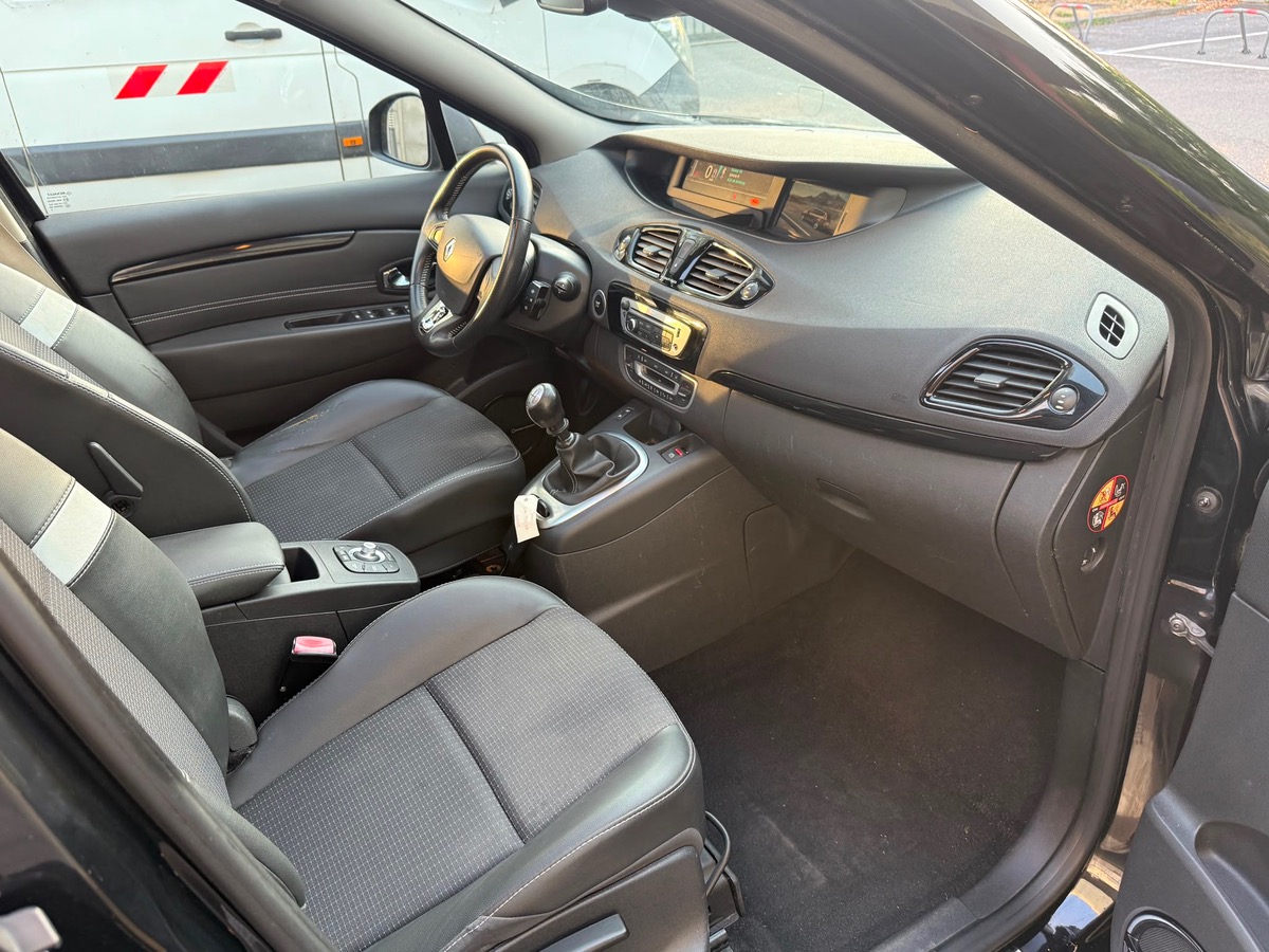 RENAULT Grand Scenic 1.6 DCI 130 CV AUTHENTIQUE 7 places garantie 6 mois