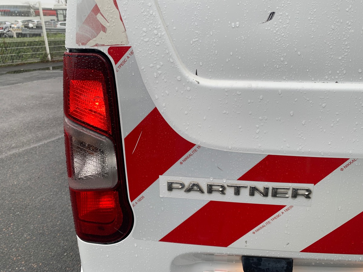 Peugeot Partner 100 ch | PREMIUM | Régulateur de vitesse | Radar de recul | Climatisation | 3 places