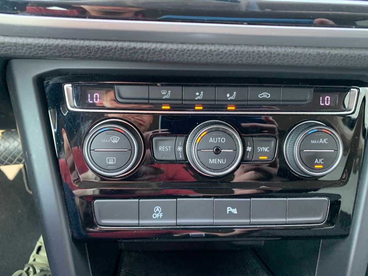 Volkswagen Touran 150 ch | Lounge business | Caméra de recul | Régulateur vitesse | Apple car Play