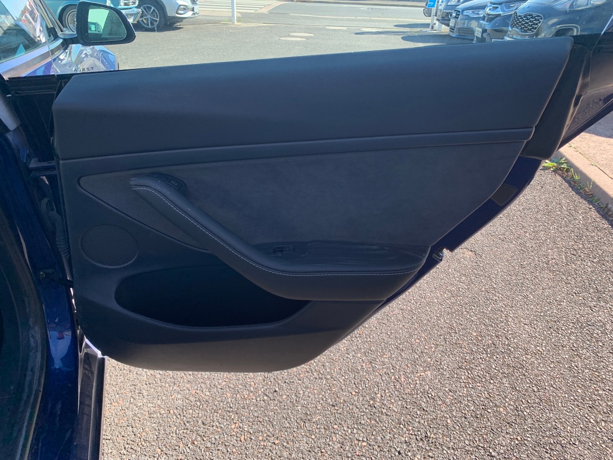 Tesla Model 3 283 ch | Caméra recul | Toit panoramique | GPS | Cuir | Sièges électriques chauffants