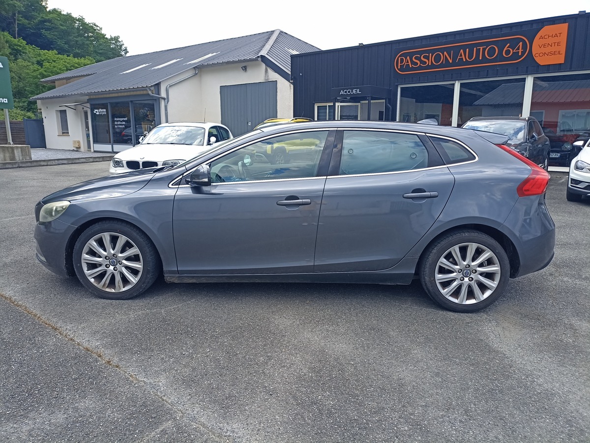 Volvo V40 D2 MOMENTUM