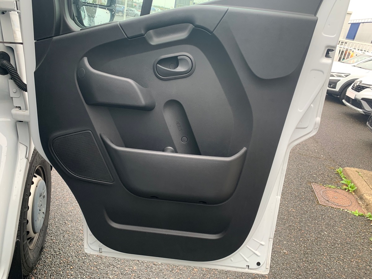 RENAULT Master 180 | L1 H1 | Première MAIN | TVA Récupérable | GRAND CONFORT | Caméra | Attelage