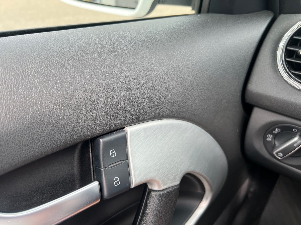 Audi A3 Cabriolet 1,6L TDI 105cv SLINE, SUIVI COMPLET, CARPLAY