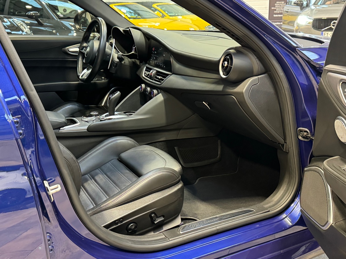 Alfa Romeo Giulia Q4 2.2 AT8 210CV VELOCE TOIT OUVRANT K