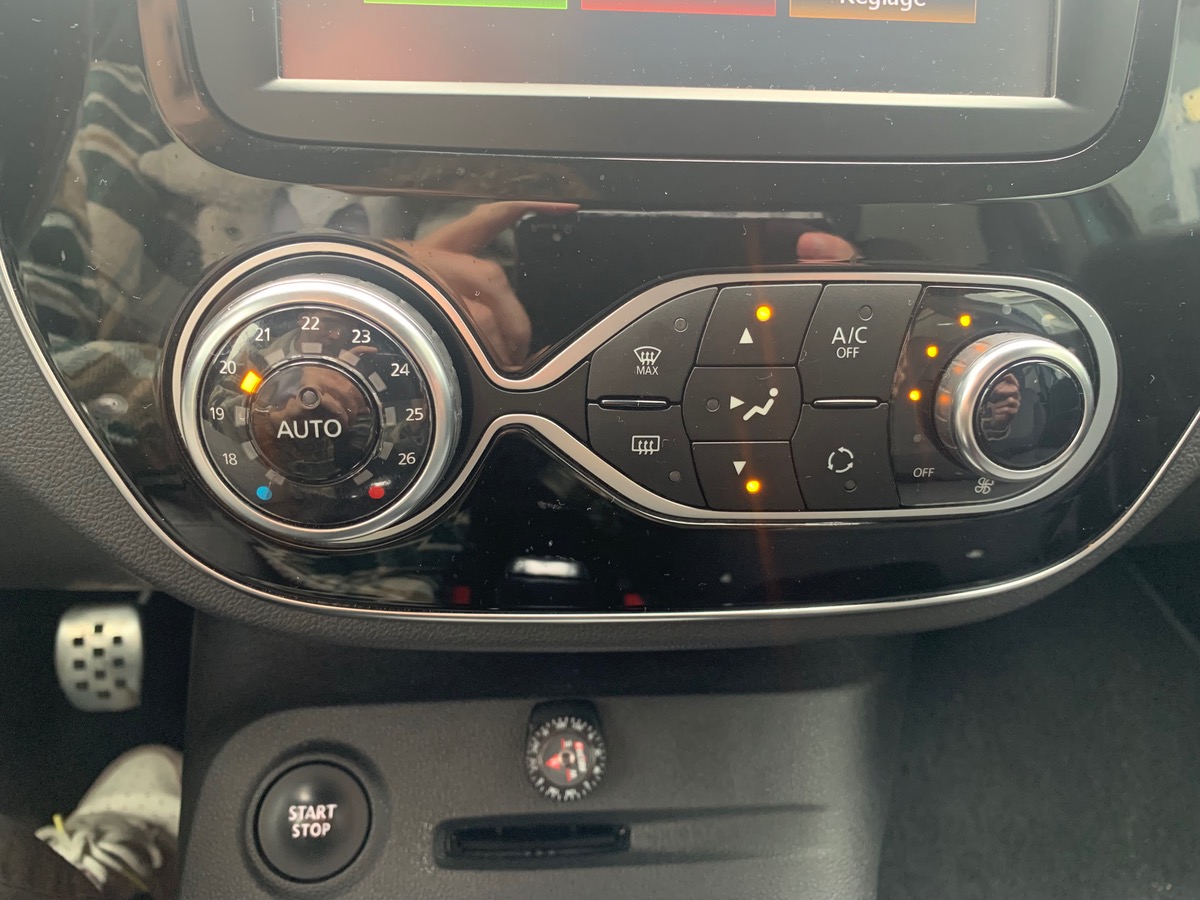 RENAULT Captur 90 ch | Intens | Pack City Plus | Roue secours galette | GPS | Système accès sans clé