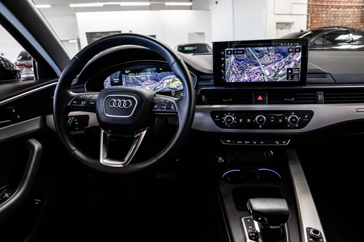 Audi A4 Allroad V 40 TDI 204ch Avus quattro S tronic 7 Attelage Phares LED matrix Caméra