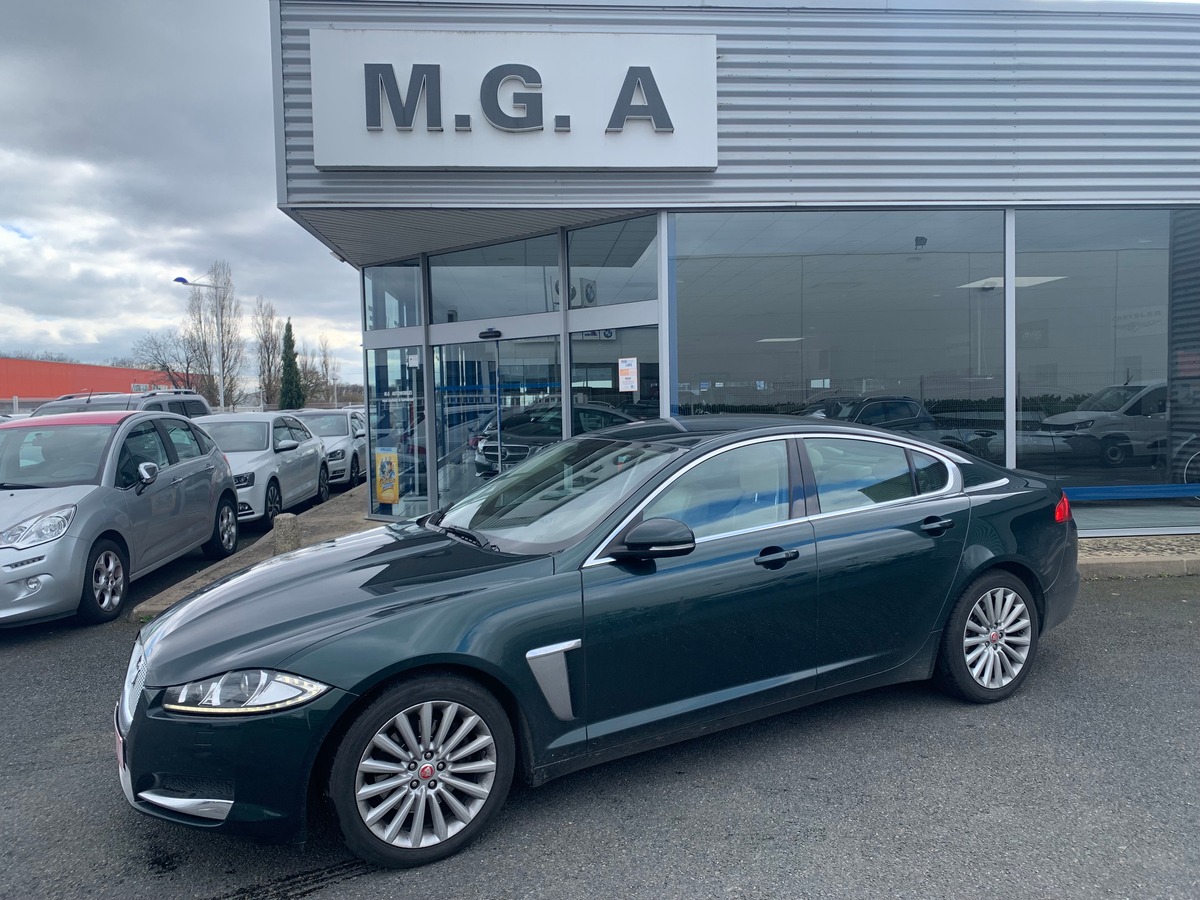 Jaguar XF 240 ch | V6 | R-Sport | Caméra recul | Sièges sport | Régulateur vitesse | GPS | Bluetooth