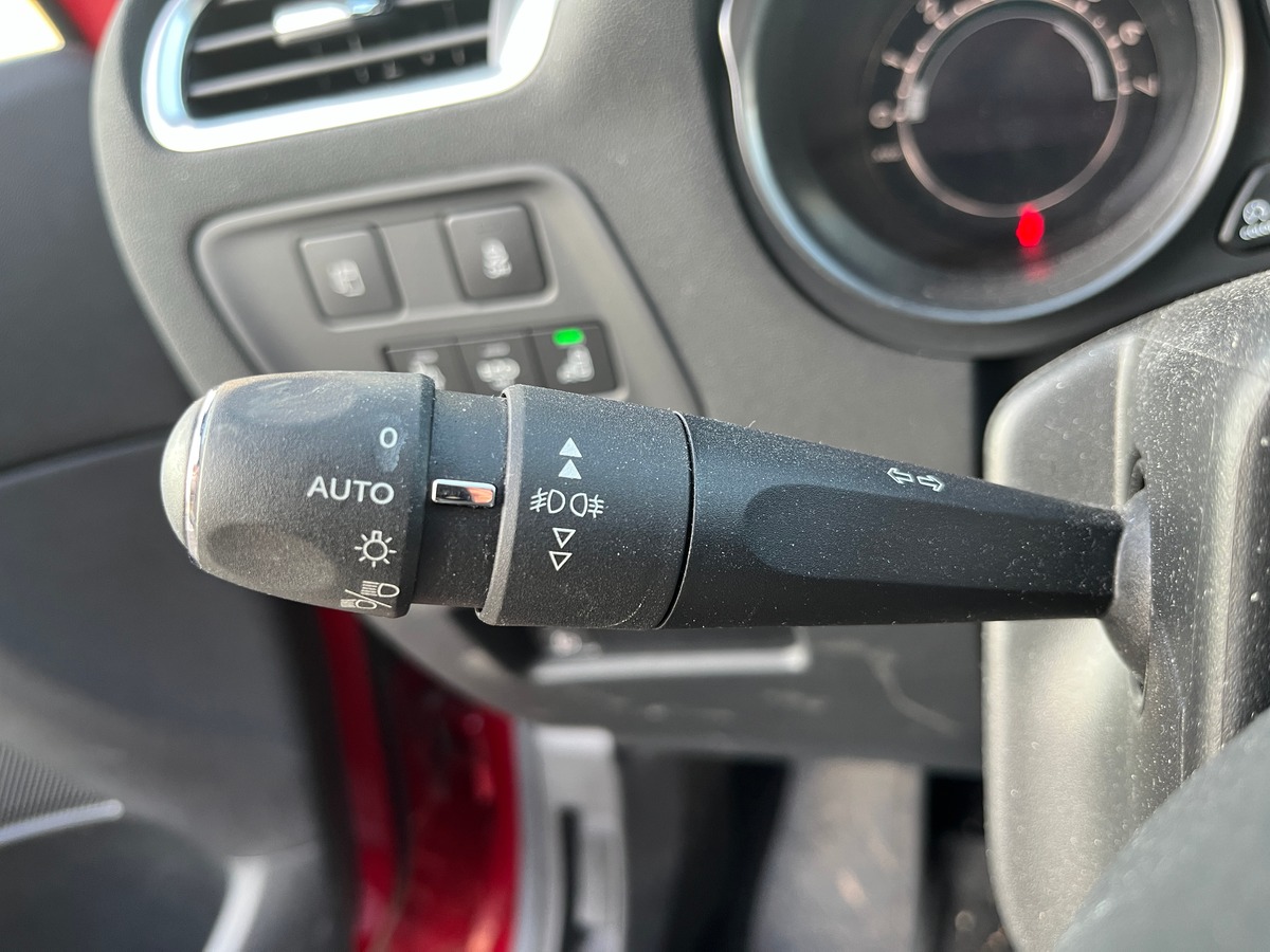 Citroën C4 1,6 120ch MILLENIUM, SUIVI COMPLET, RADAR AVANT/ARRIERE, GPS, CARPLAY, REGULATEUR