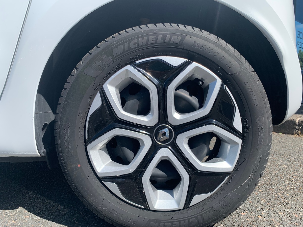 RENAULT Twingo EQUILIBRE |  Aide au parking arrière | Apple car play | Premiére main