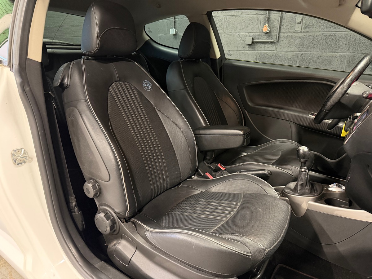 Alfa Romeo Mito 1.4i TJET 155ch Mode de conduite / Sono Bose / Radar Ar