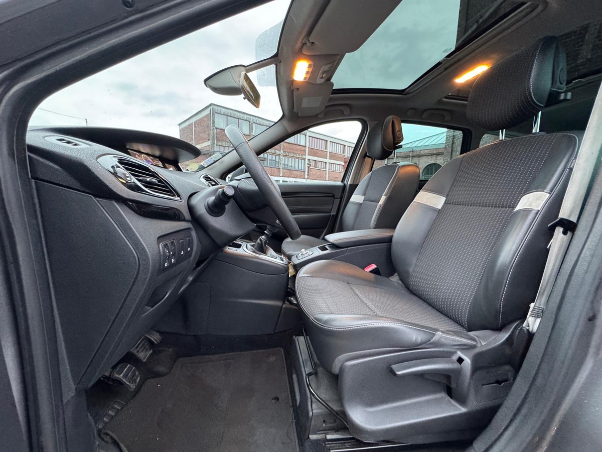 RENAULT Grand Scenic 1.5 DCI 110-7 Places- BOSE Edition-Garantie