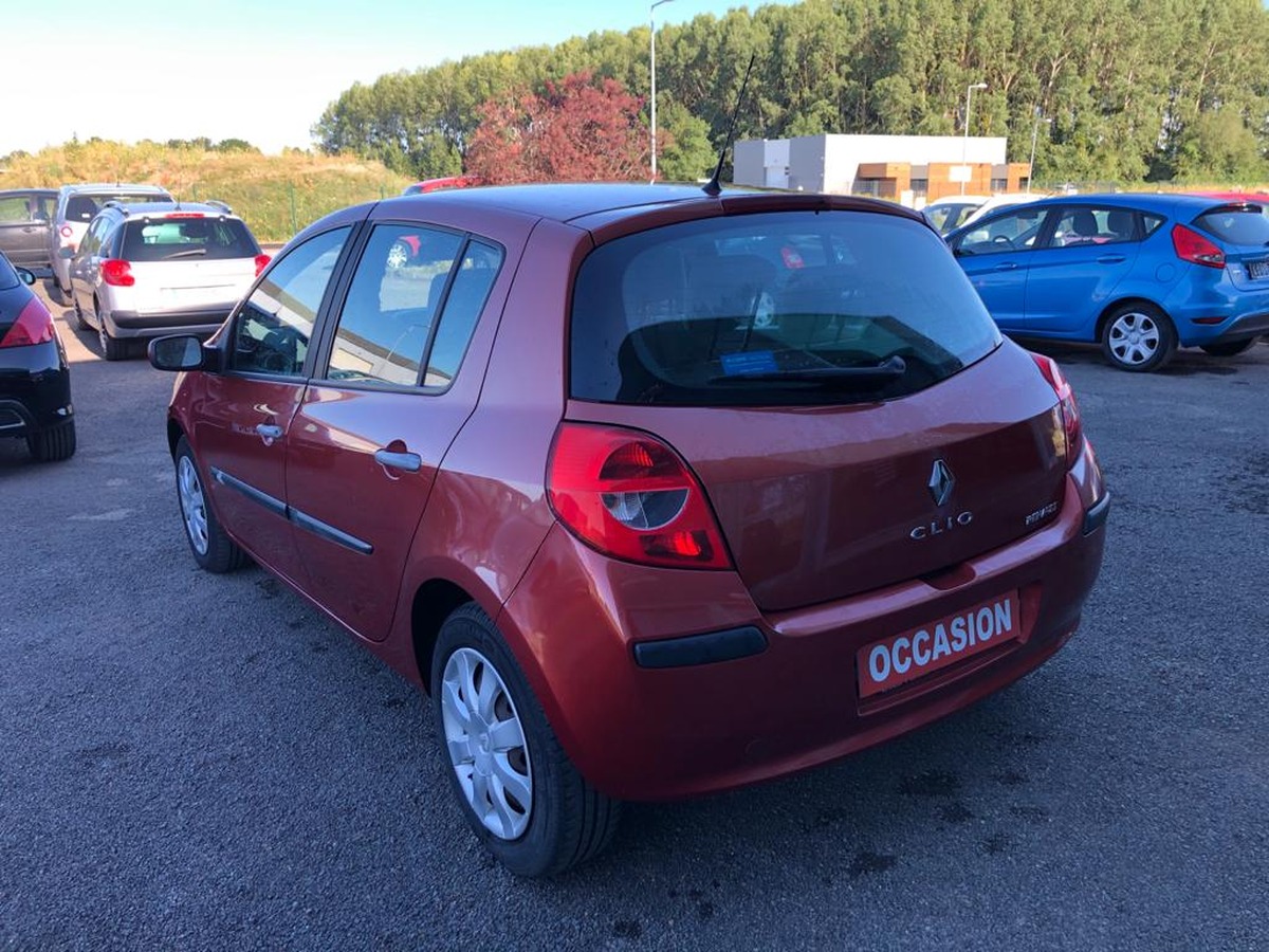 RENAULT Clio 1.5 dci - 85