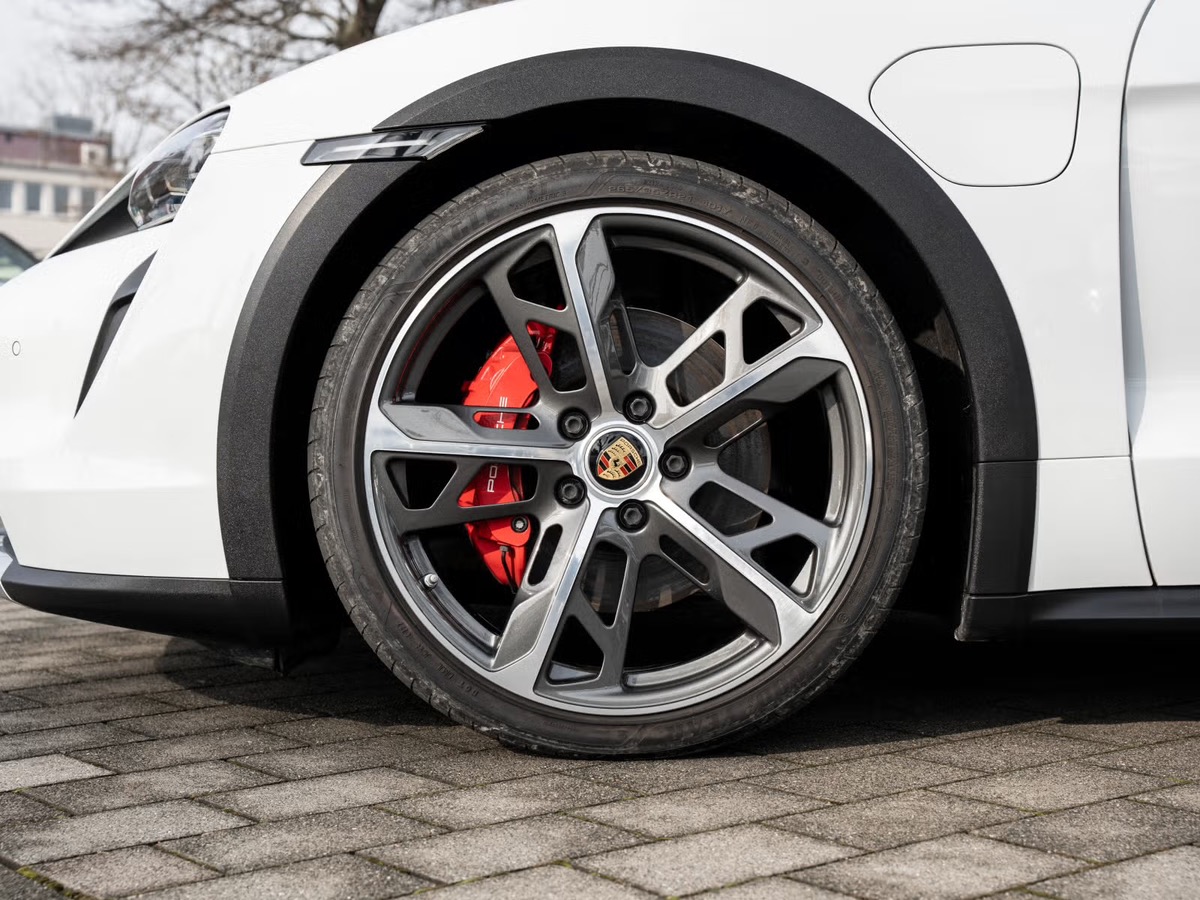 Porsche Taycan Cross Turismo 4S 571ch faible kilométrage