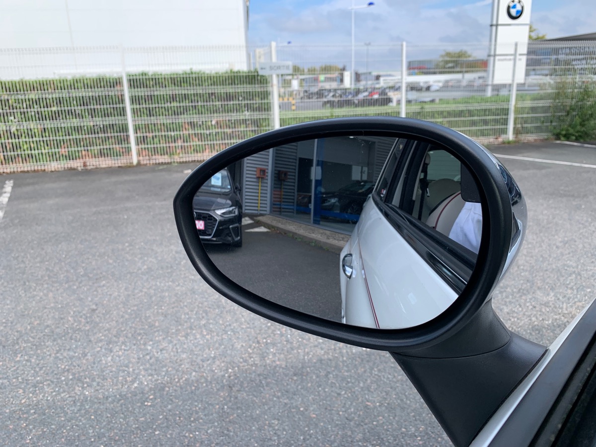 Fiat 500C 69 | DOLCEVITA | Apple Car play | Radar stationnement arriére | Feux de jour à LED