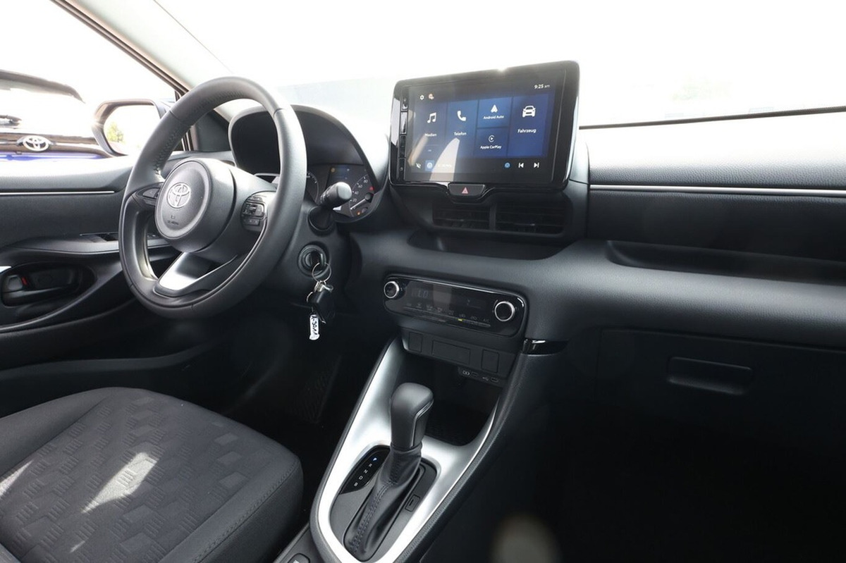 Toyota Yaris Hybrid 116 chevaux CVT | Reconnaissance des panneaux | Régulateur de vitesse adaptatif