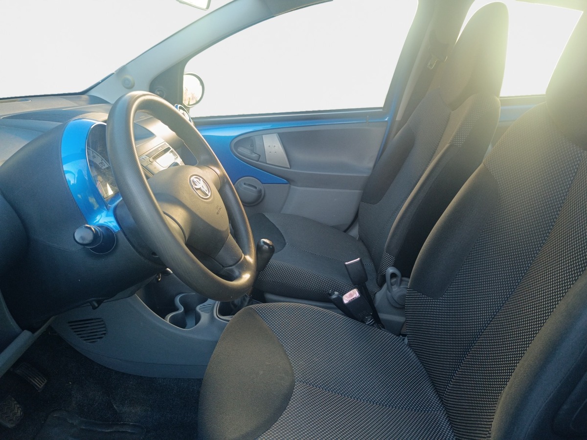 Toyota Aygo 1.0 VVT-I 68 CV VIRGIN RADIO
