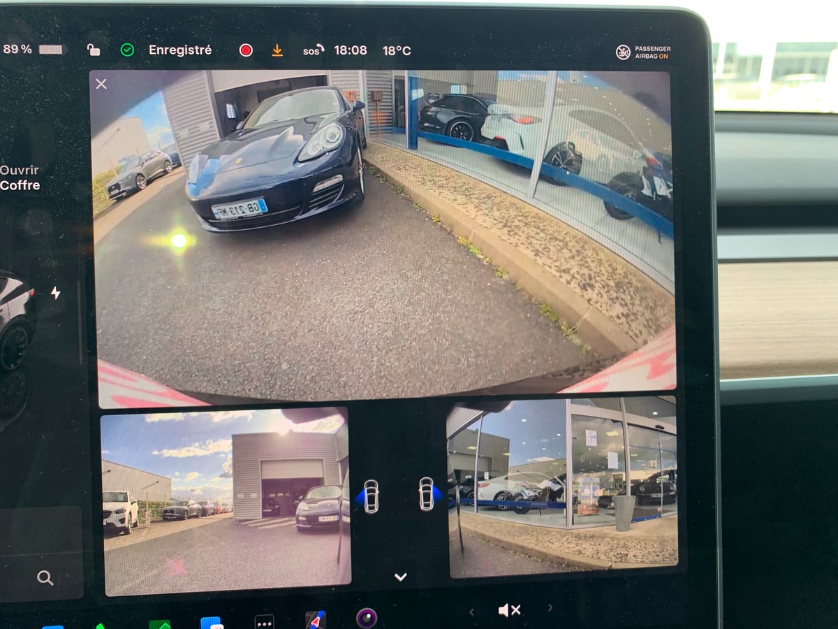 Tesla Model Y 275 chevaux | Premiére MAIN | Standard | Toit panoramique | Cuir | Siéges électriques