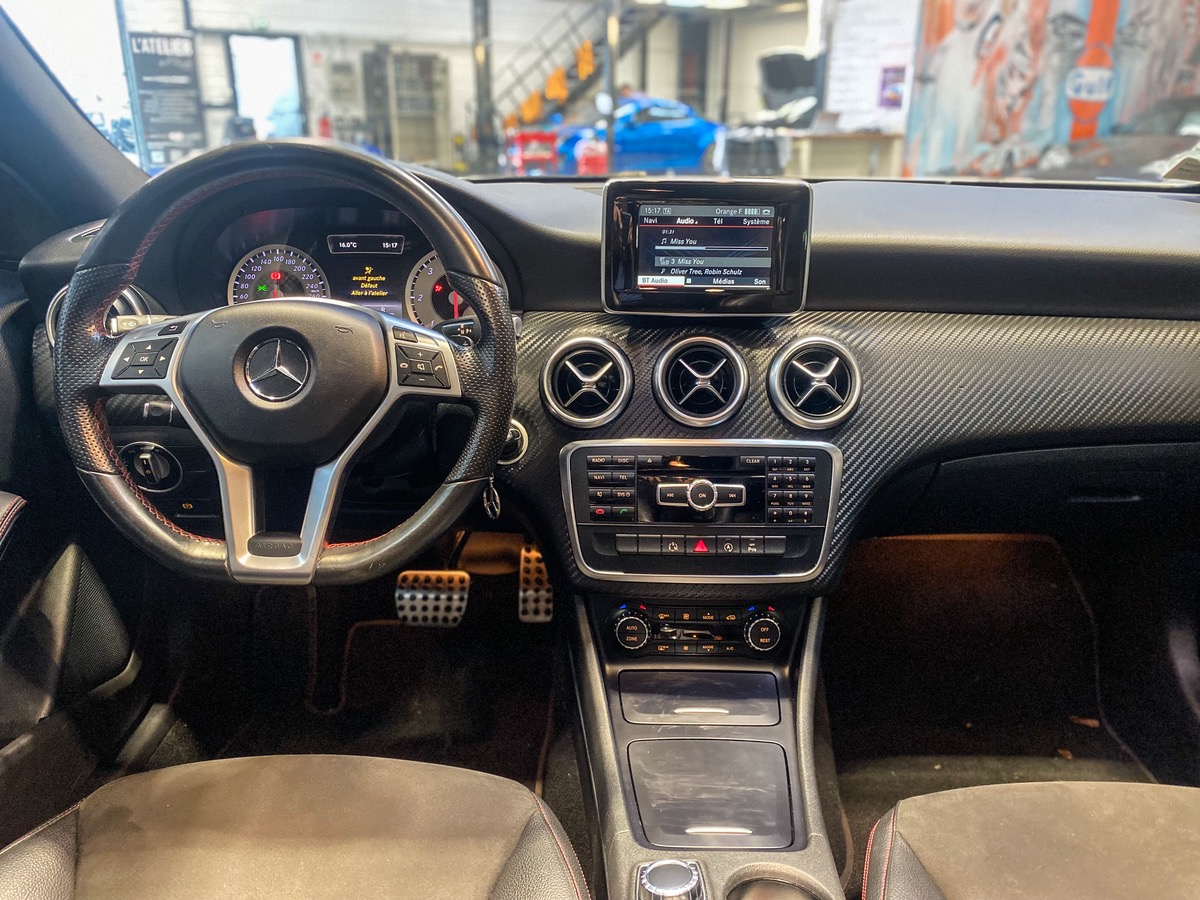 Mercedes-Benz Classe A 160D FASCINATION PACK AMG FULL 