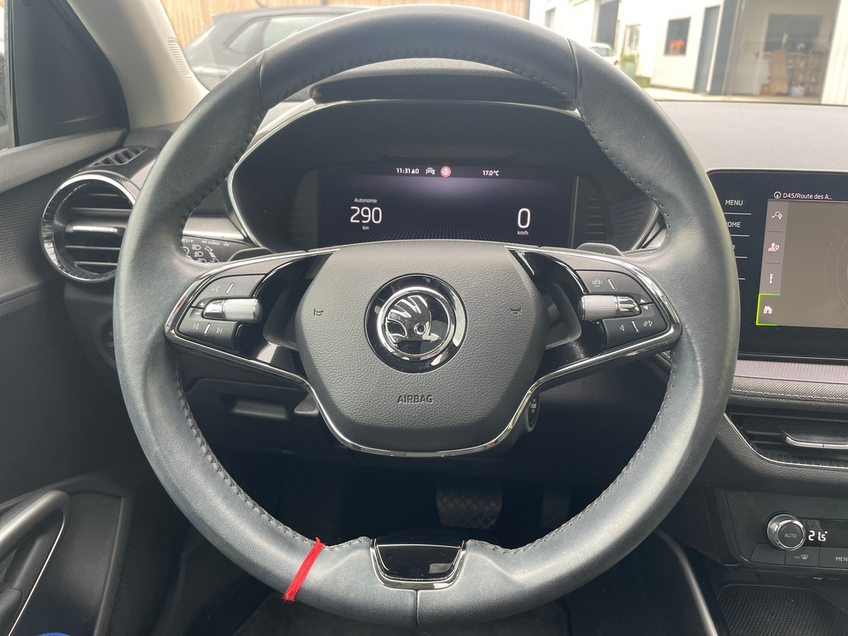 Skoda Fabia 1.0 TSi 110 cv Boîte auto RIEN A PREVOIR - TOIT PANORAMIQUE - CARPLAY - CAMERA DE RECUL