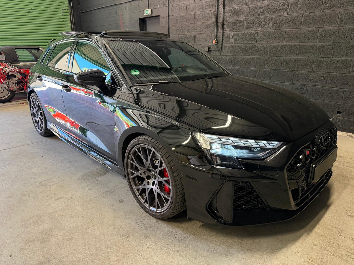 Audi RS3 Sportback 8Y2 Facelift 2.5 TFSI 400ch Quattro BAQUETS CARBONE / TOIT OUVRANT / SONOS 3D