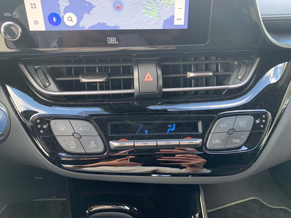 Toyota C-HR 184 ch | Attelage | GPS | Radio JBL | Caméra recul | Radar stationnement arriére, avant