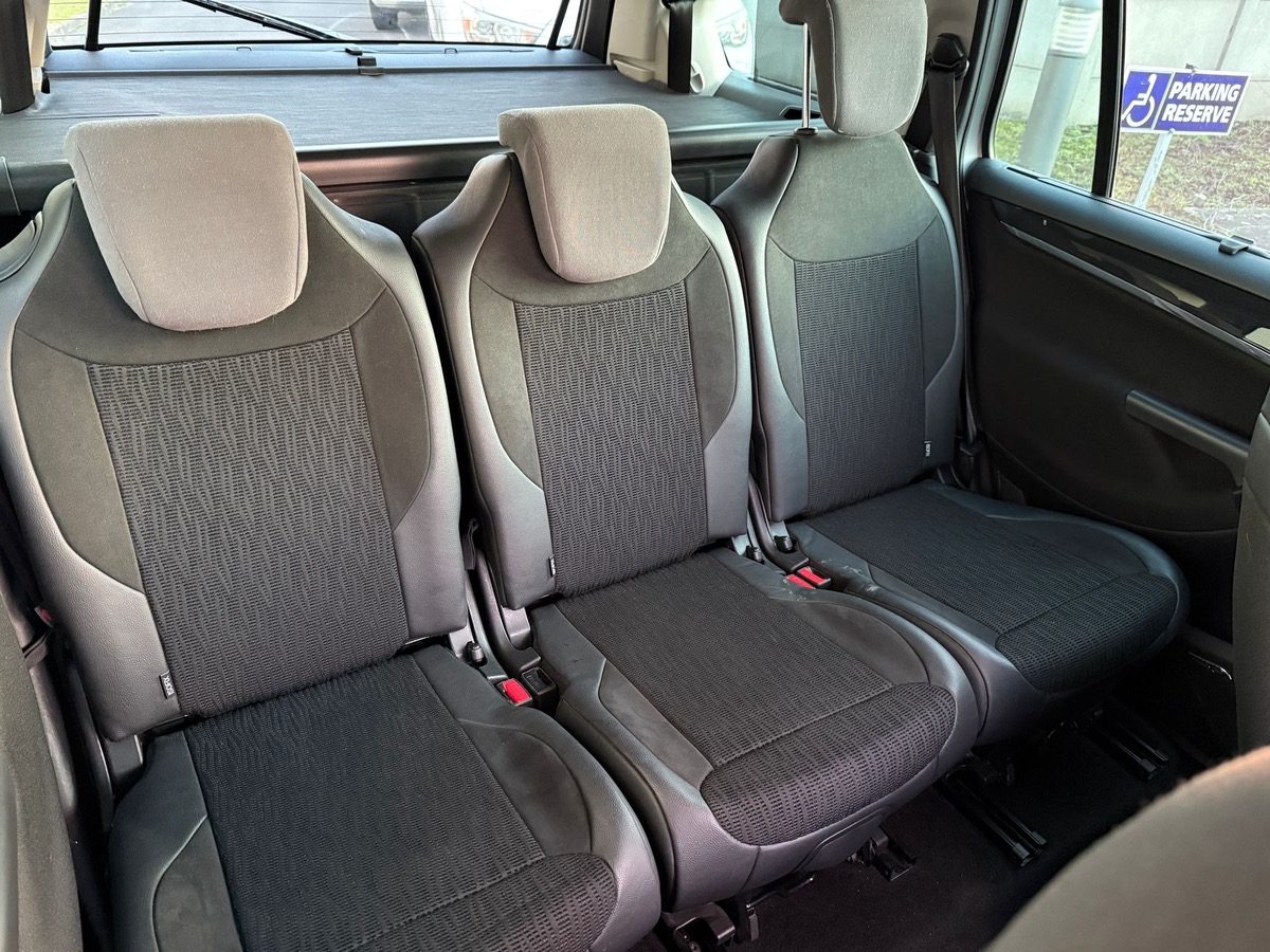 Citroën Grand C4 Picasso 1.6 HDI 115 CH 7 places exclusives crit2 4XCBLeut