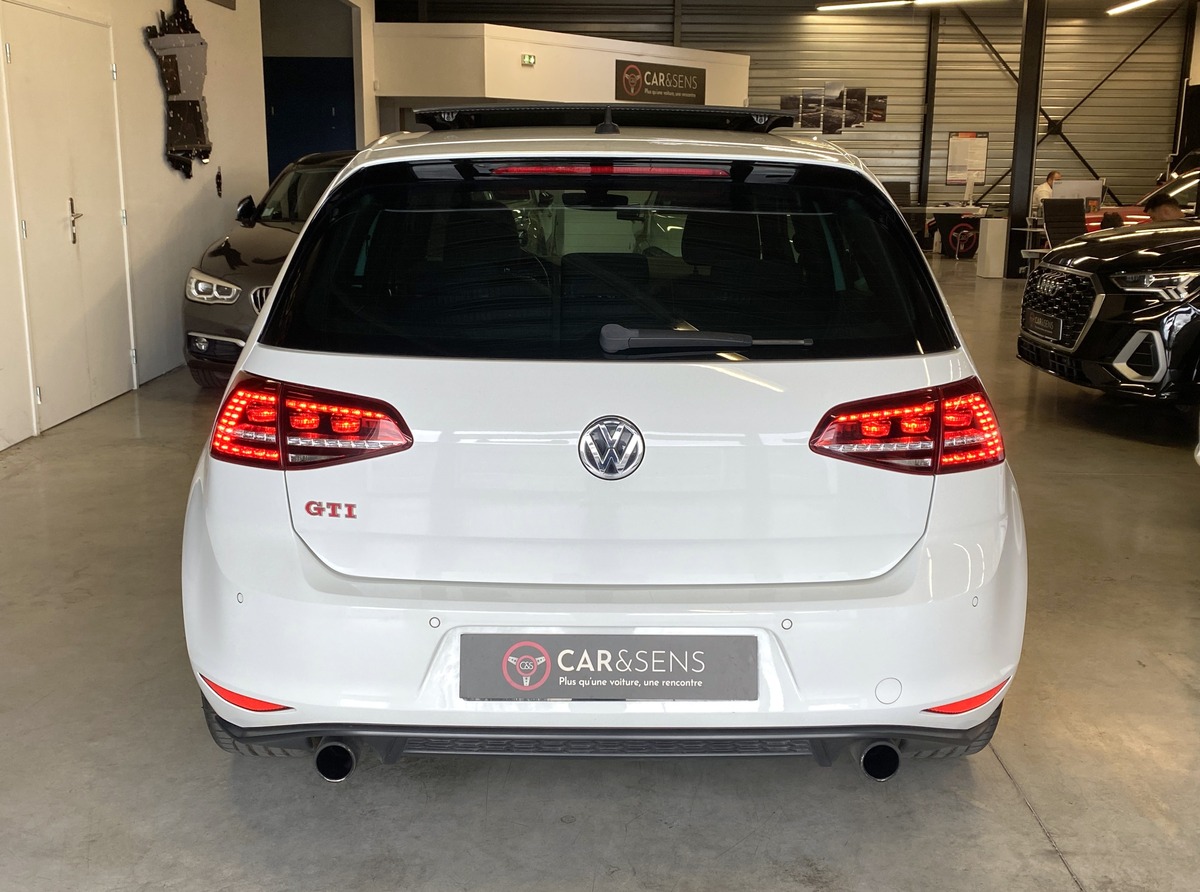 Volkswagen Golf VII 2.0 TSI 230ch GTI PERFORMANCE DSG6 5P / DCC / TO PANO / ACC / DYNAUDIO / CARPLAY