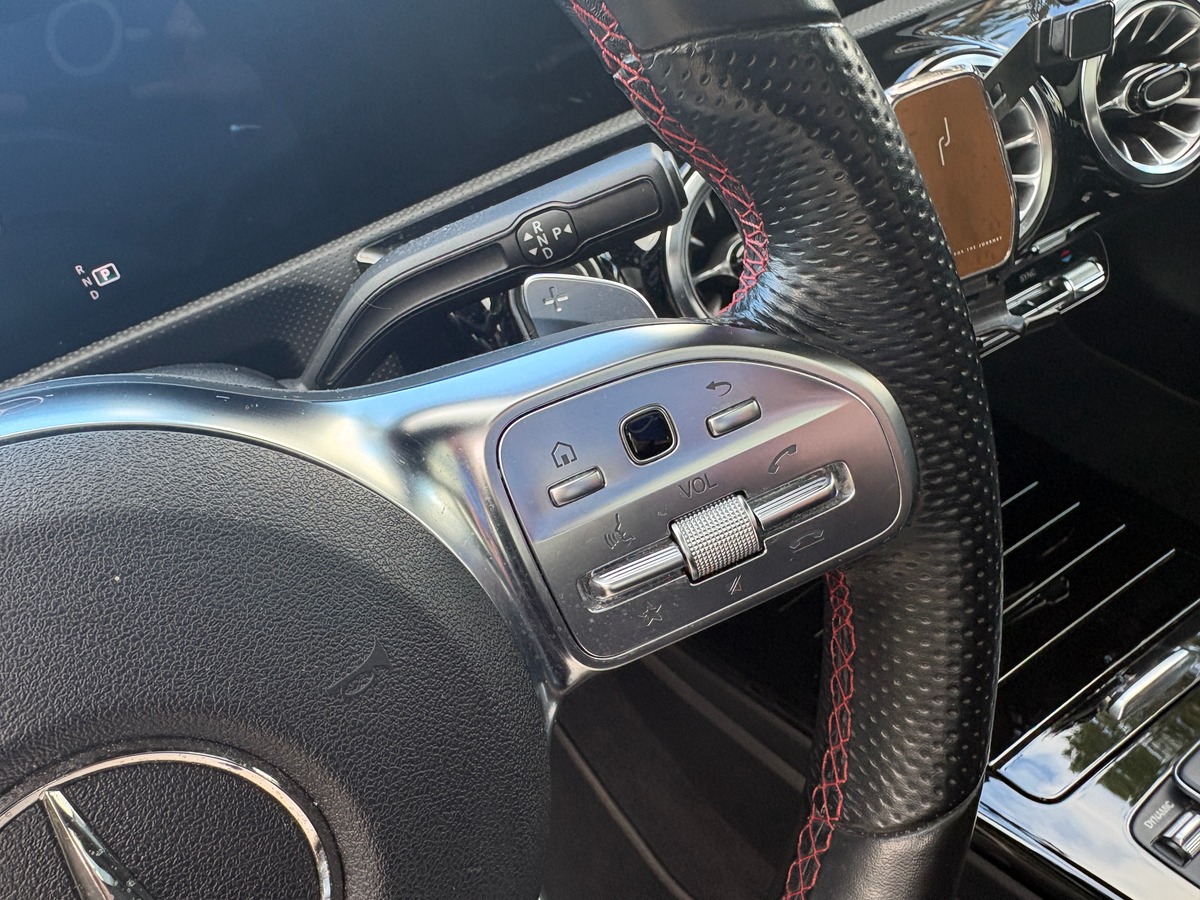 Mercedes Benz CLA 200 d AMG LINE