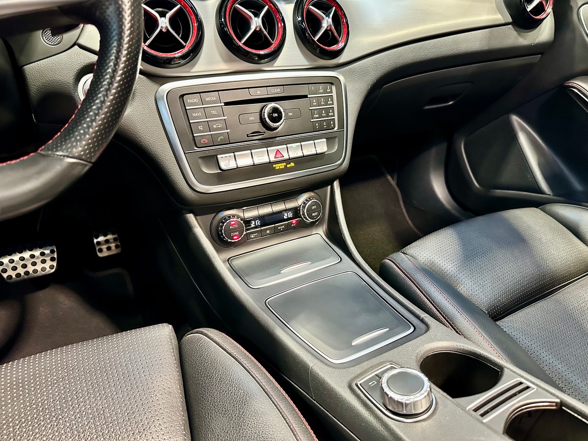 Mercedes-Benz CLA Shooting Brake (2) 250 2.0 218 Sport 4Matic 7G-DCT Options+++ b