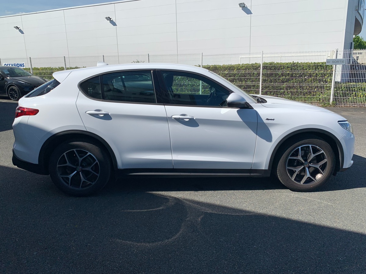 Alfa Romeo Stelvio 190 ch | Sprint | Caméra recul | Apple car Play | Coffre assisté électriquement