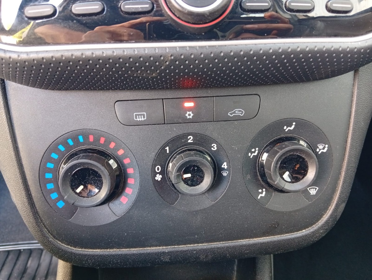 Fiat Punto evo 1.2 Essence / Première main / Distribution , Freins avants et révision Neufs