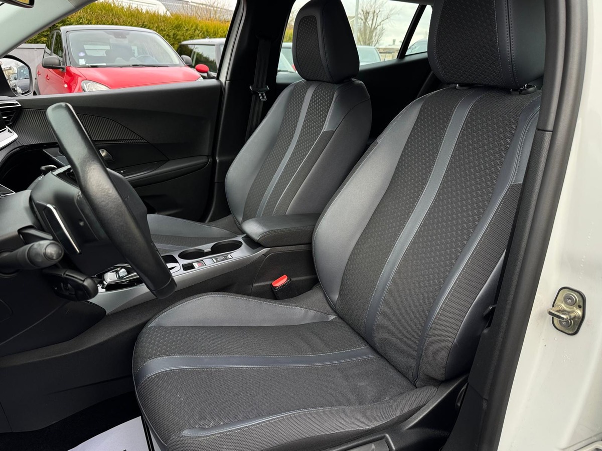 Peugeot 2008 BlueHDi 130 S&S EAT8 Allure