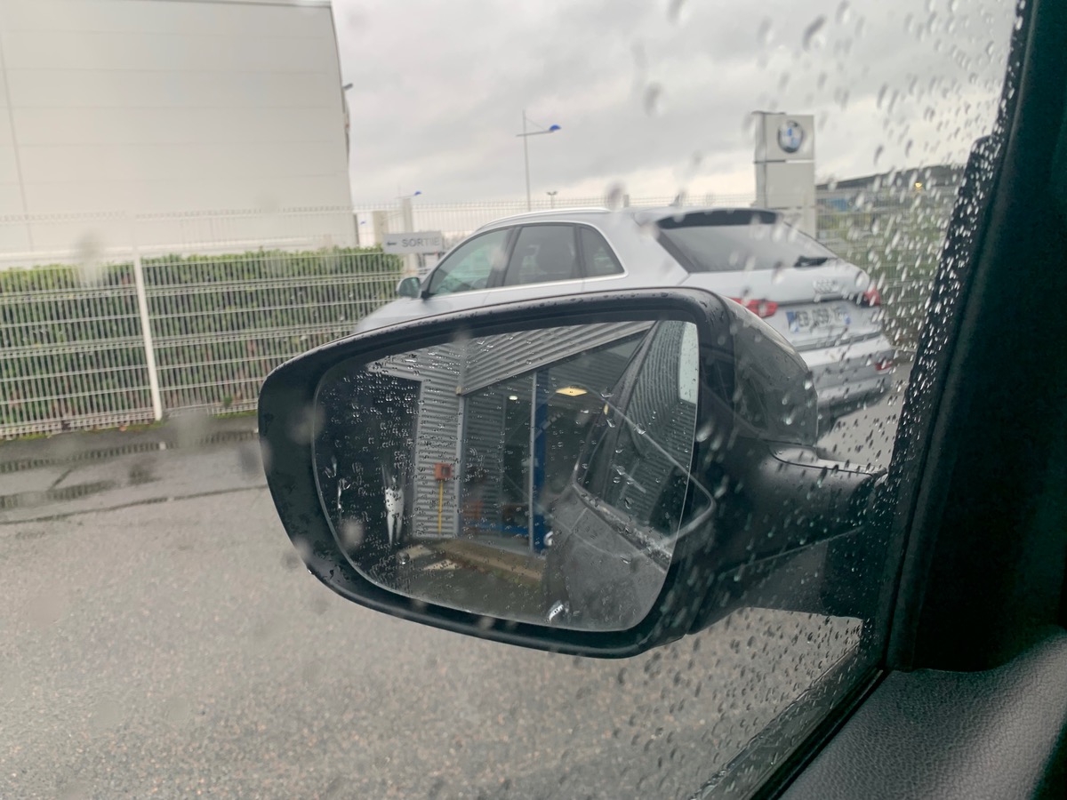 Kia Carens 141 ch | PREMIUM | 7 Places | Phase 2 | Attelage| Toit ouvrant | Caméra de recul | Jantes