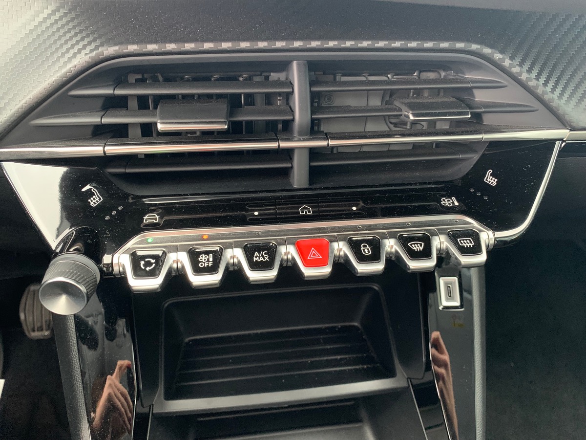 Peugeot 208 100 ch | Active | Aide stationnement arrière | Sièges avant chauffants | Écran tactile