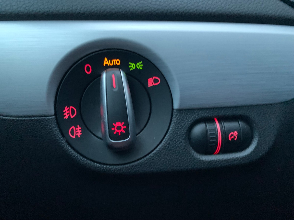 Volkswagen Jetta 170 ch | Carat | Régulateur vitesse | Radars stationnement | GPS | Kit mains libres