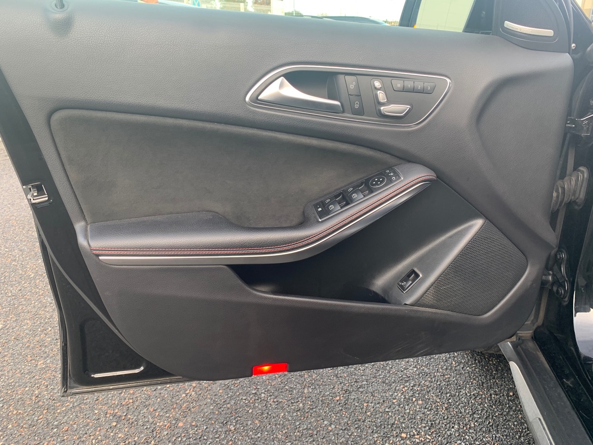 Mercedes-Benz GLA 177 | FASCINATION | Toit Panoramique NEUF | Caméra Recul | Attelage | 4MATIC