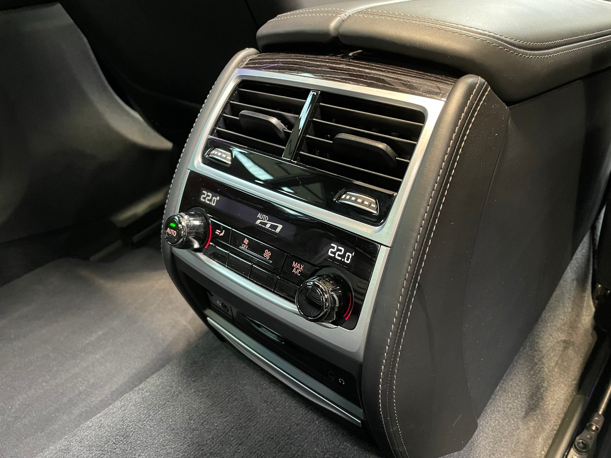 Bmw Série 7 (G11) 740E HYBRID 326CV - MSPORT - EDITION CARBON CORE  - GARANTIE 1 AN