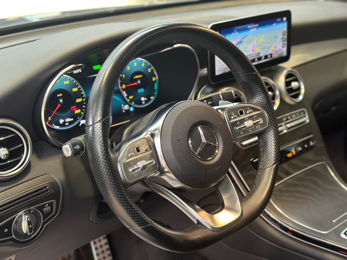 Mercedes-Benz Classe GLC 300 DE AMG LINE 4MATIC 194 + 122 / BURMESTER / ATTELAGE / TOIT PANO / 1ERE MAIN