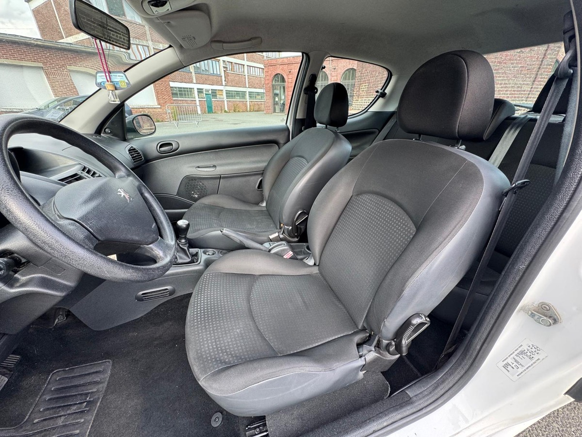 Peugeot 206 + 1.1 60 Finition Urban- Distribution neuve- Garantie