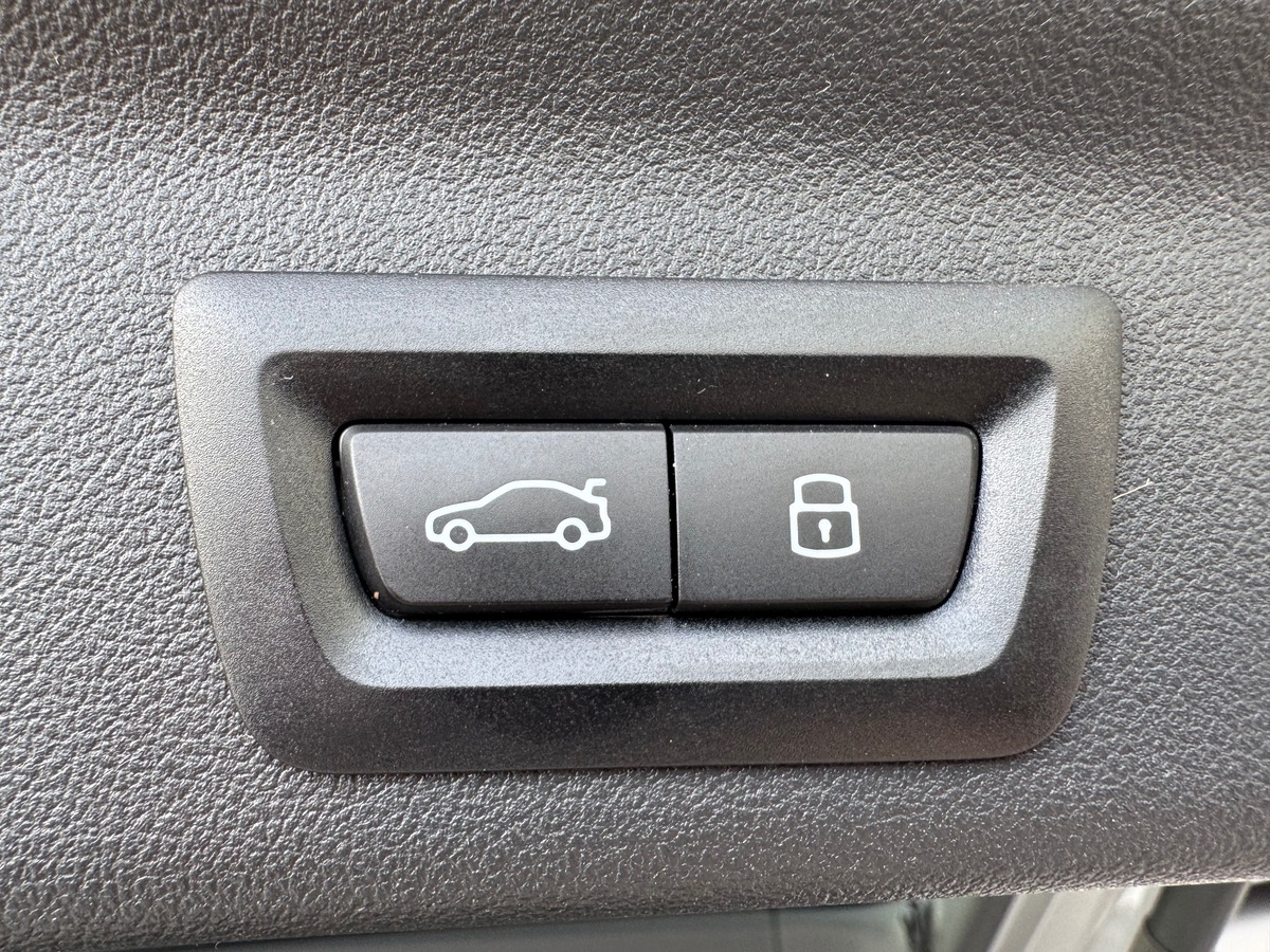 Bmw X1 SDRIVE18i BUSINESS DESIGN DKG7